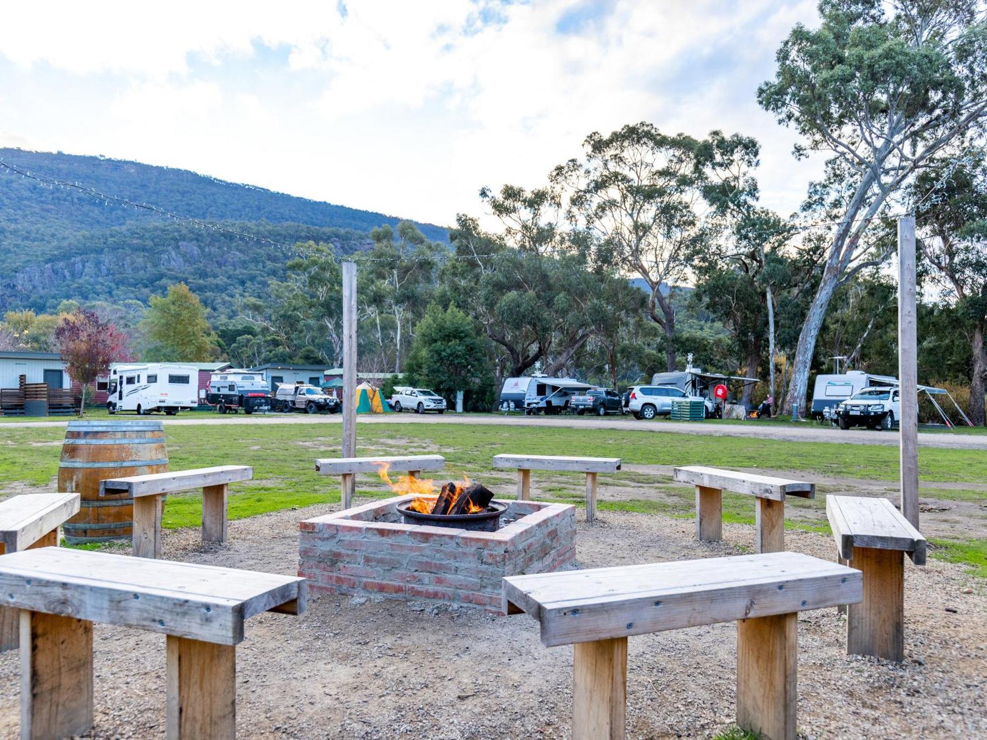 Nrma Halls Gap Holiday Park Hotel Bagian luar foto